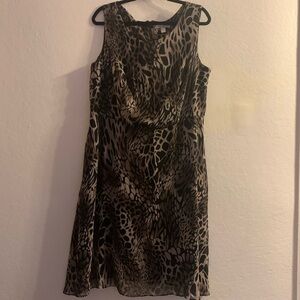 EUC Women’s SZ 14 Dress